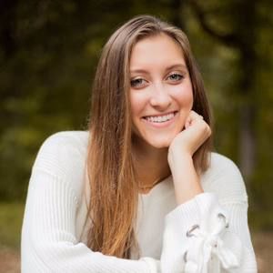 Meet your Posher, Alyssa